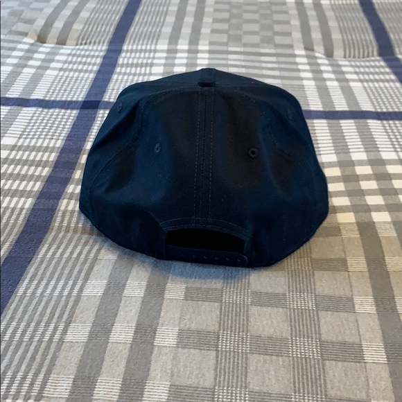 New Era “320” Snapback Hat - Picture 2 of 3